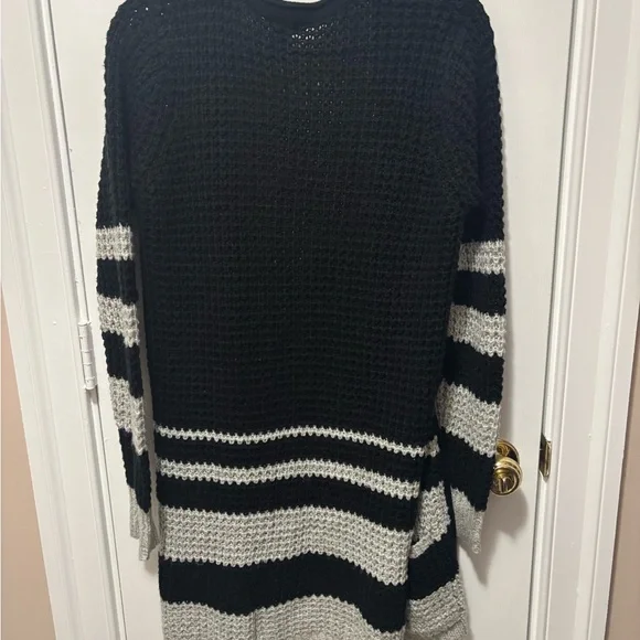 Over size knee length sweater - Picture 5 of 6